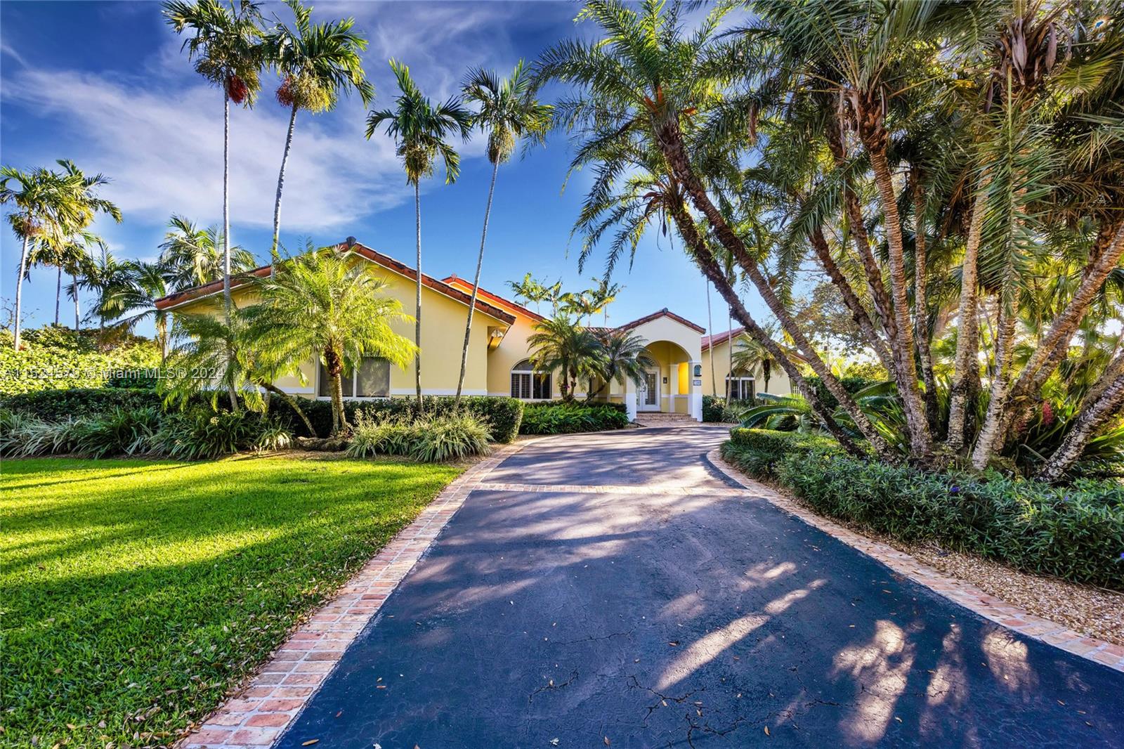 PINE BAY ESTATES SOUTH - Residential