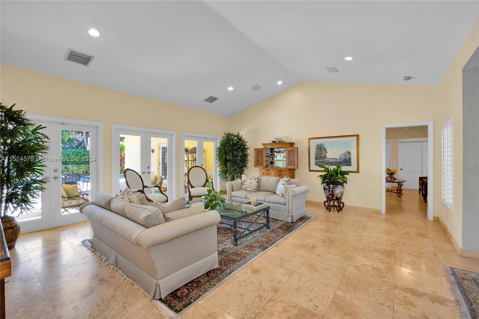 PINE BAY ESTATES SOUTH - Residential