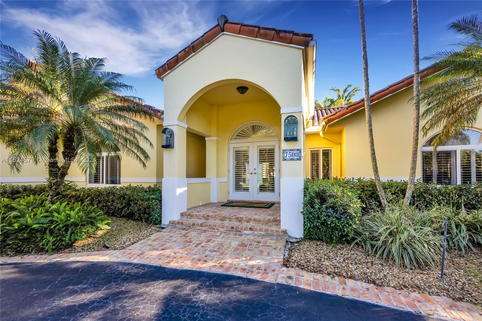 PINE BAY ESTATES SOUTH - Residential