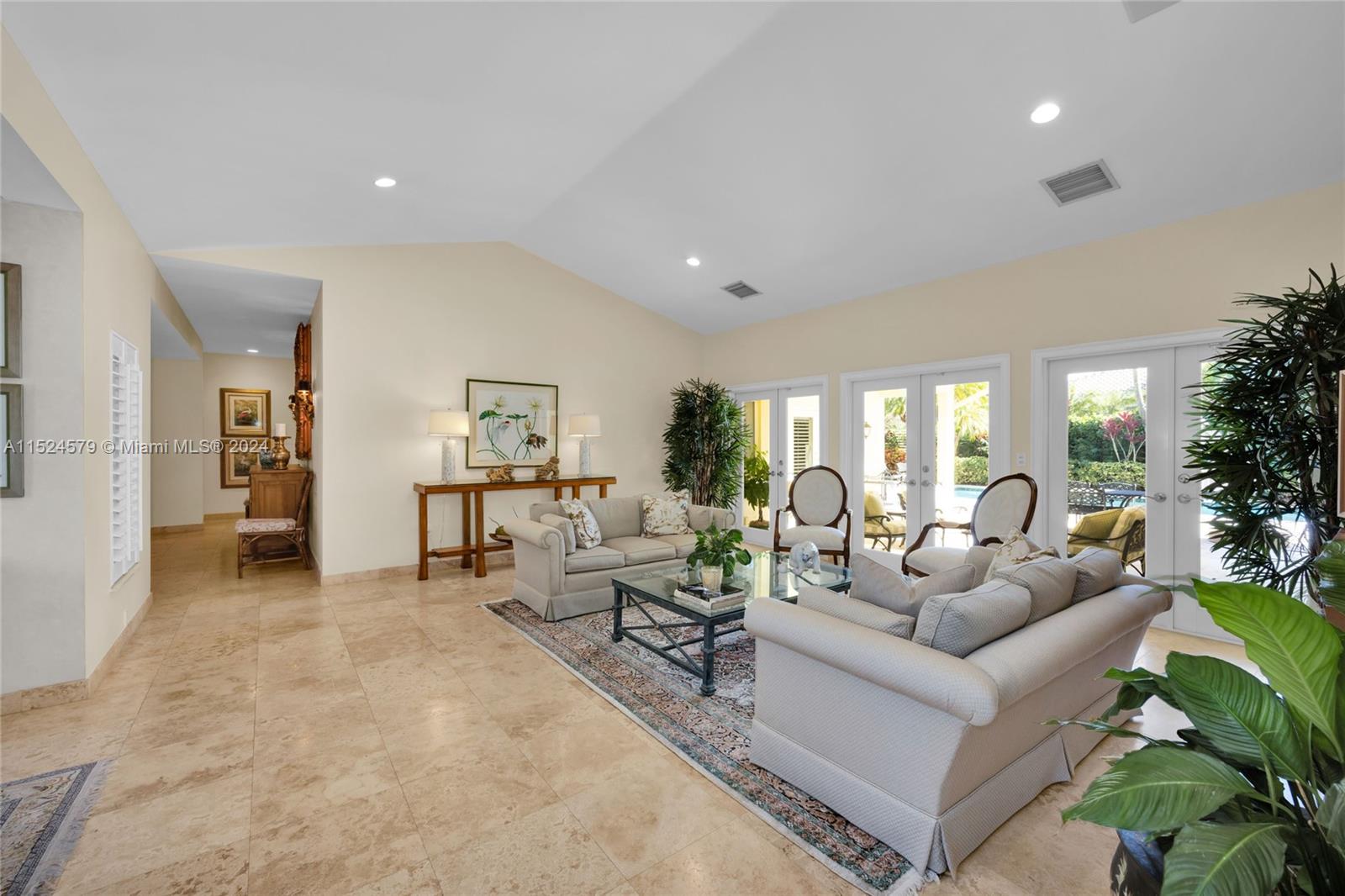 PINE BAY ESTATES SOUTH - Residential