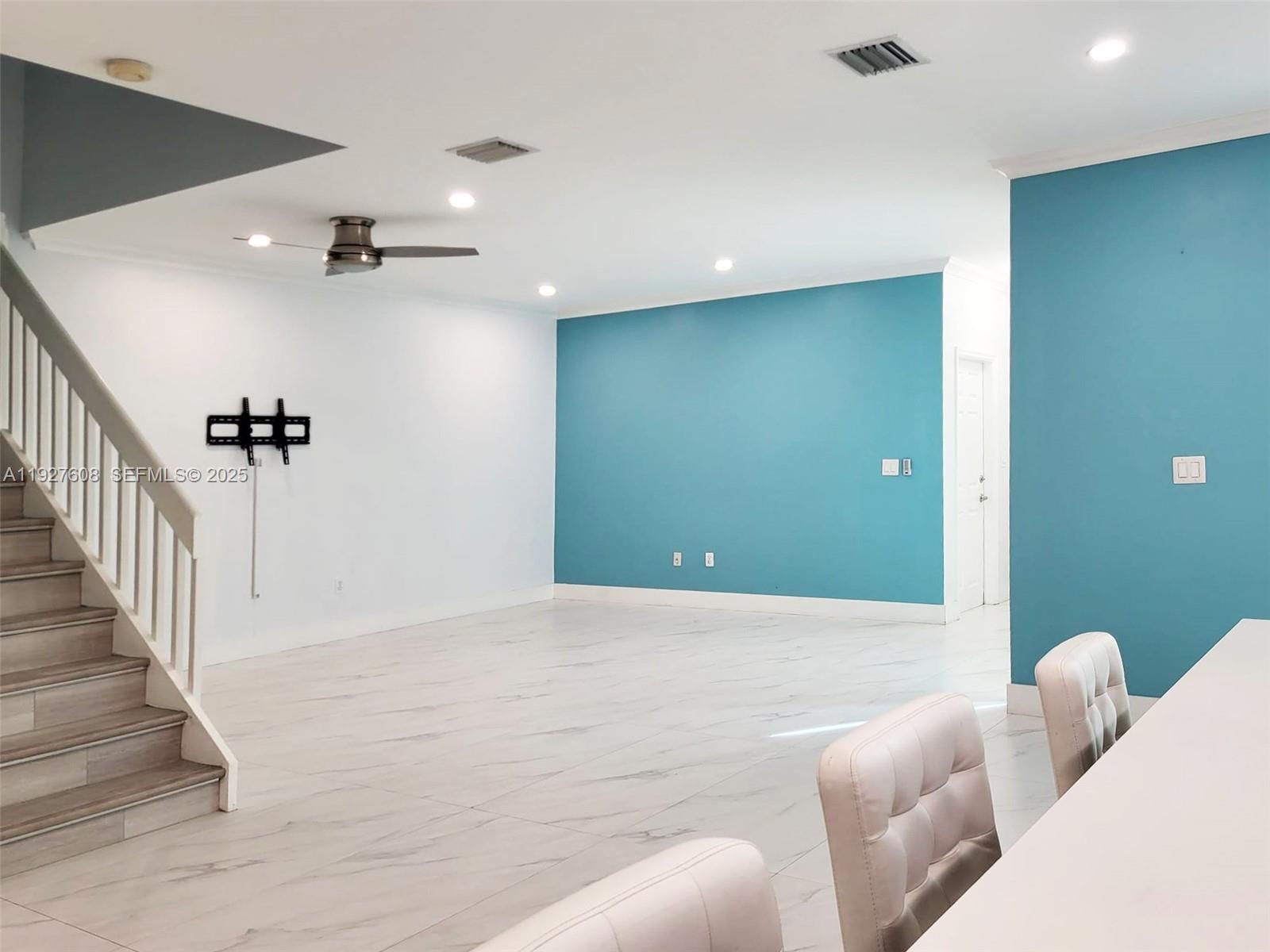 WEST LAKE VILLAGE PLAT - Residential Lease