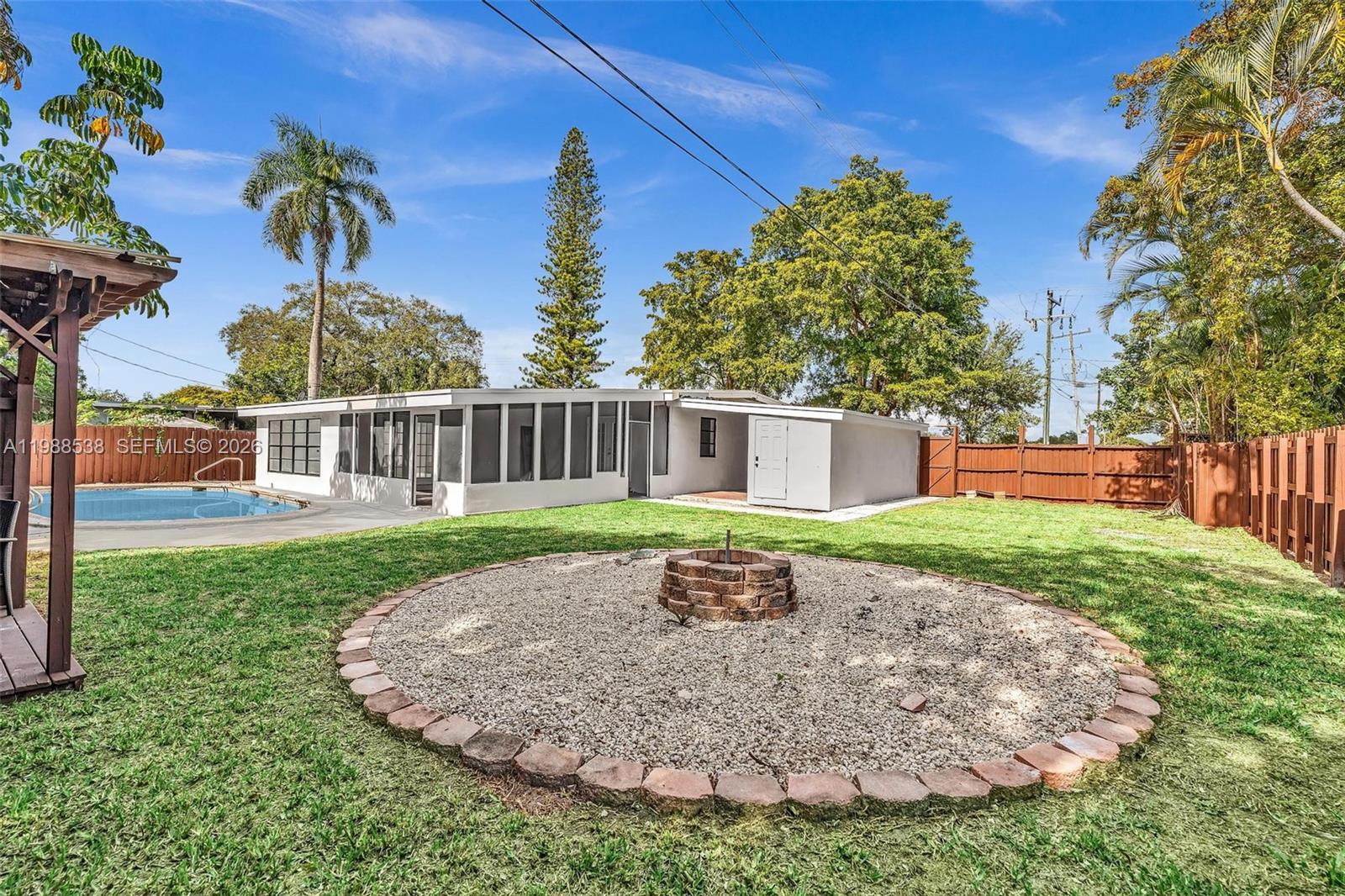 SHERWOOD FOREST - Residential Lease