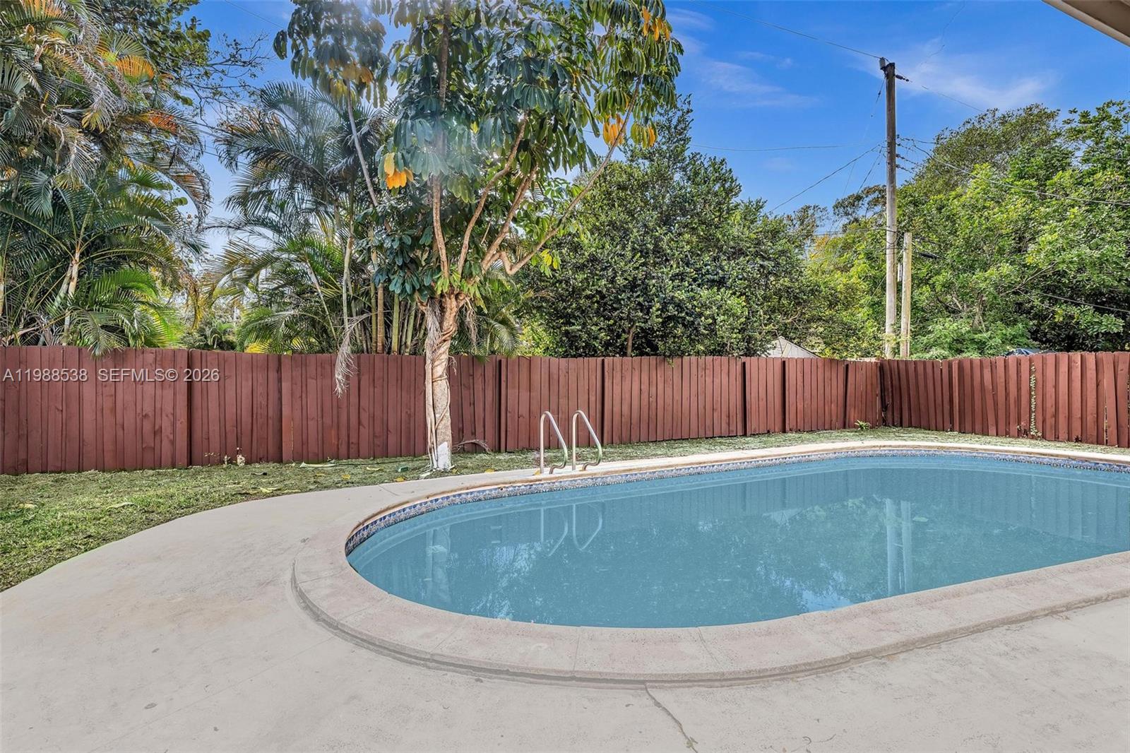 SHERWOOD FOREST - Residential Lease