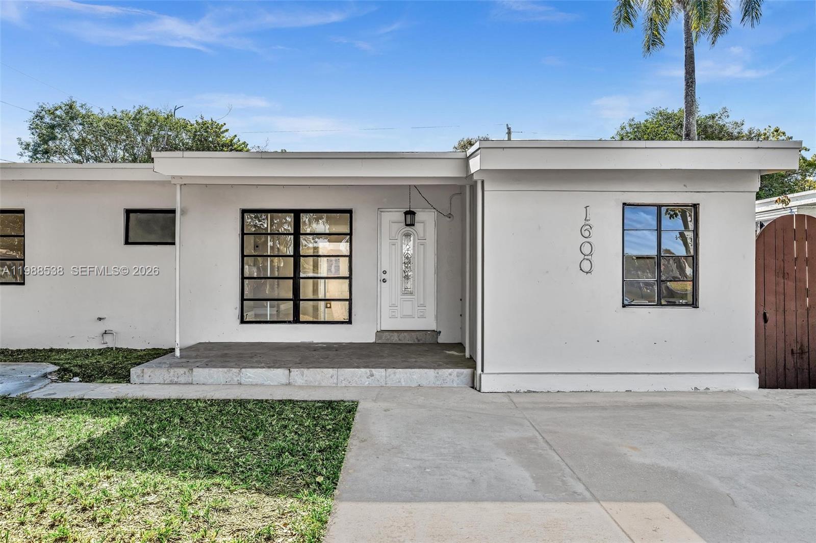 SHERWOOD FOREST - Residential Lease