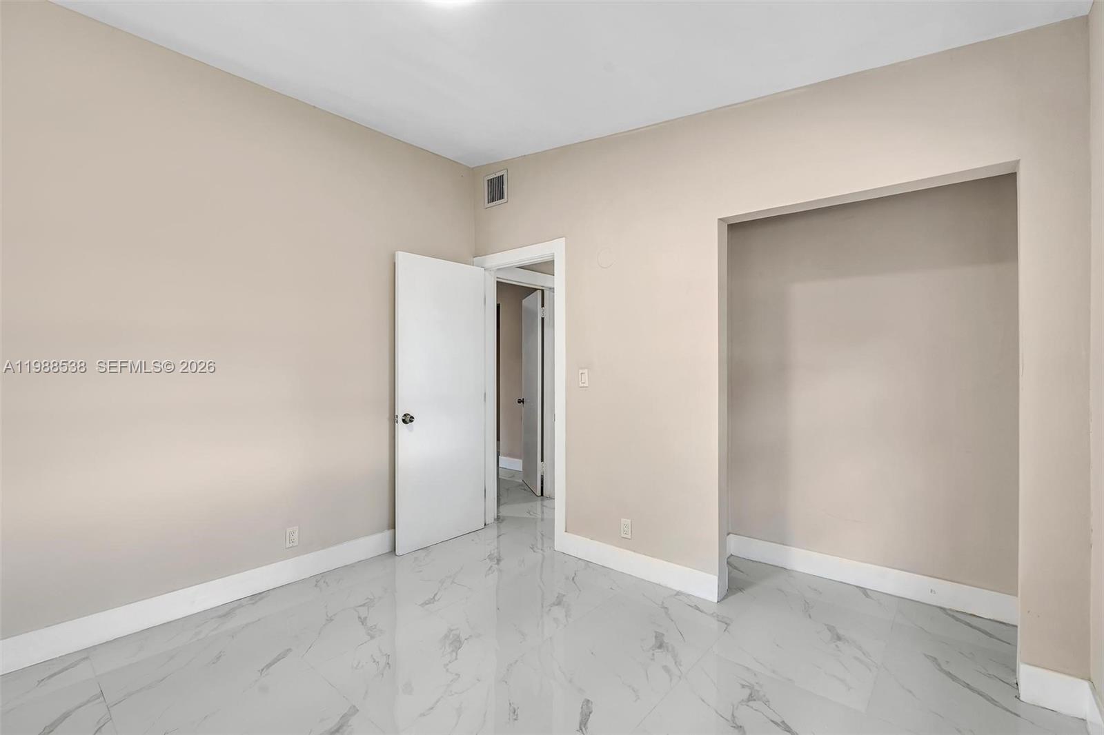 SHERWOOD FOREST - Residential Lease