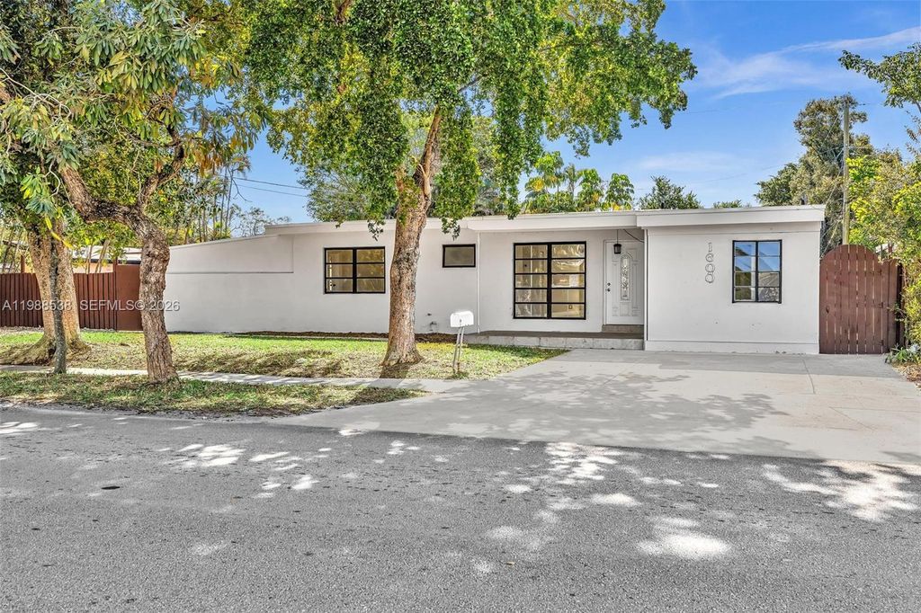 Photo of 1600 SW 9th St, Fort Lauderdale, FL 33312 (MLS # A11988538)