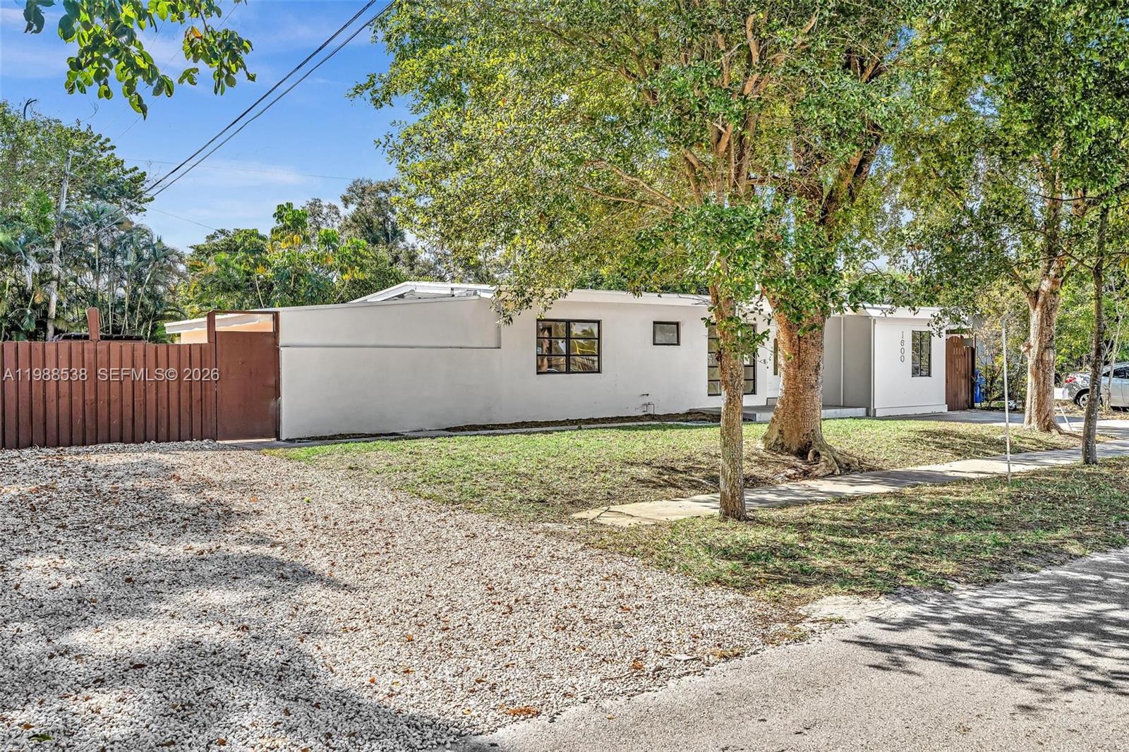 SHERWOOD FOREST - Residential Lease