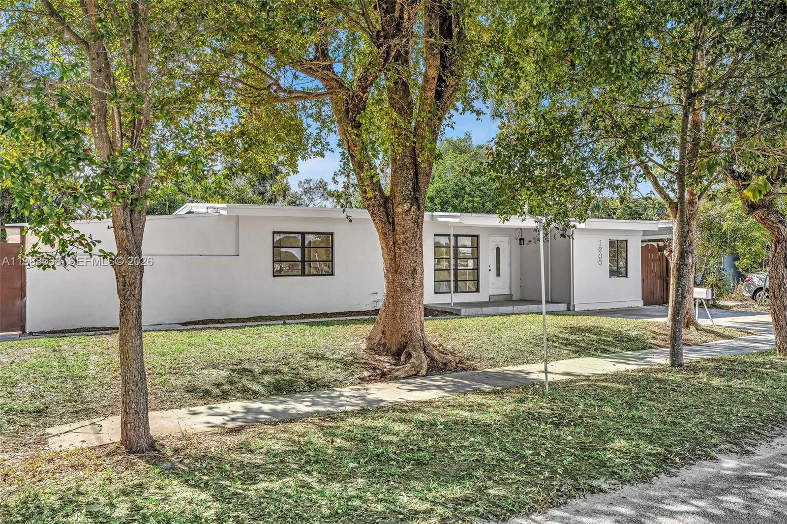 SHERWOOD FOREST - Residential Lease