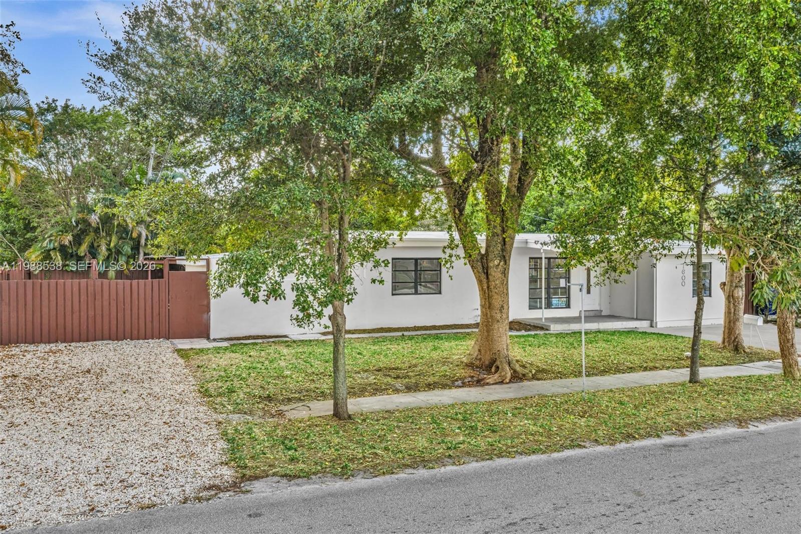 SHERWOOD FOREST - Residential Lease