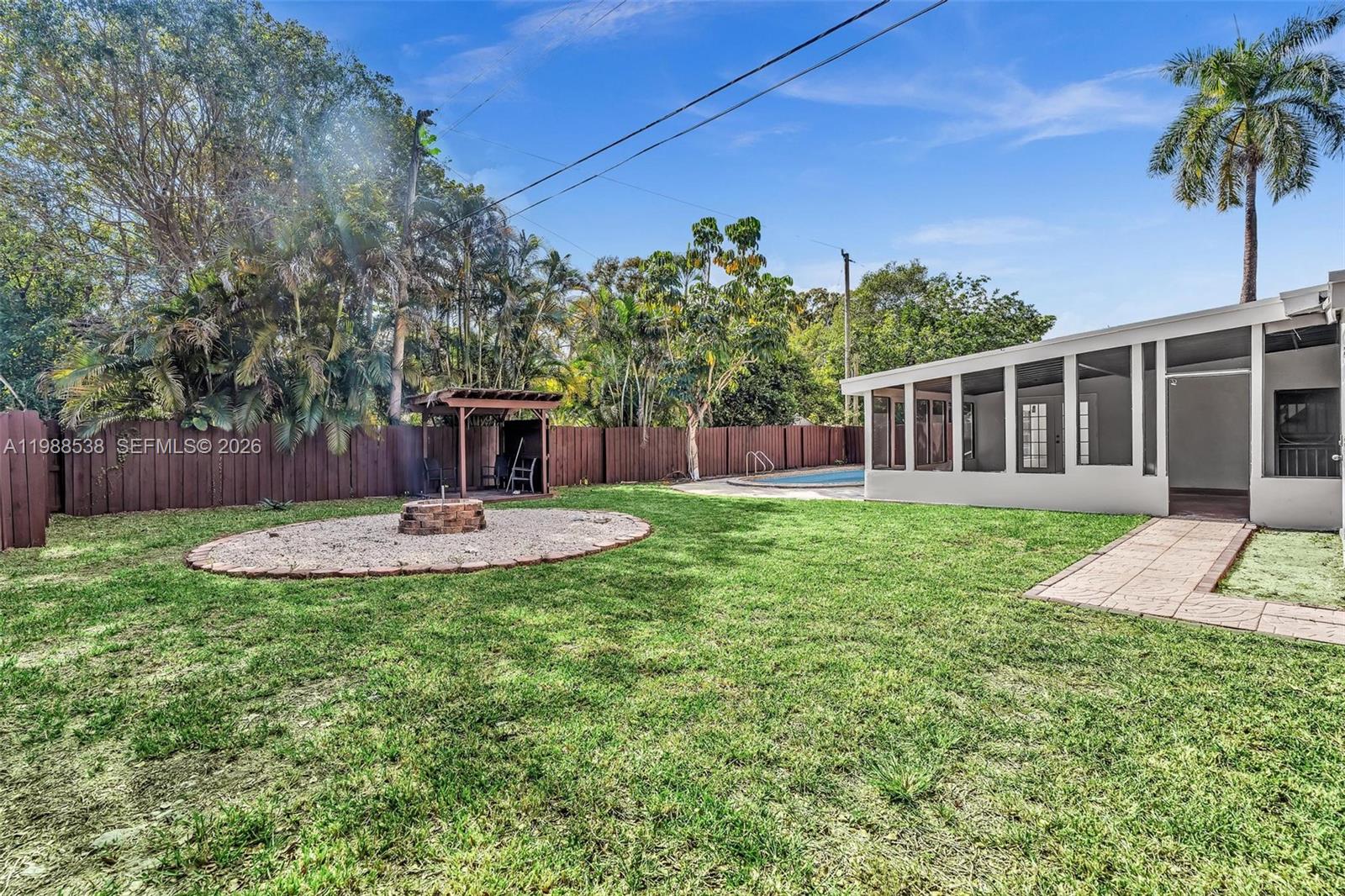 SHERWOOD FOREST - Residential Lease