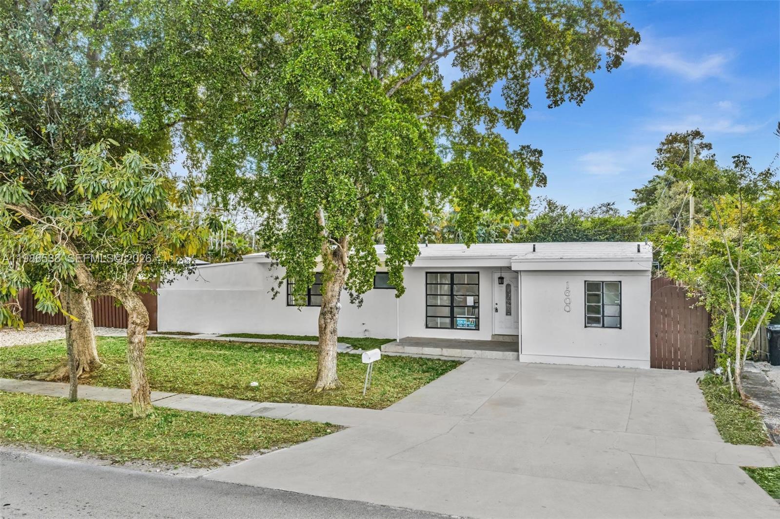 SHERWOOD FOREST - Residential Lease