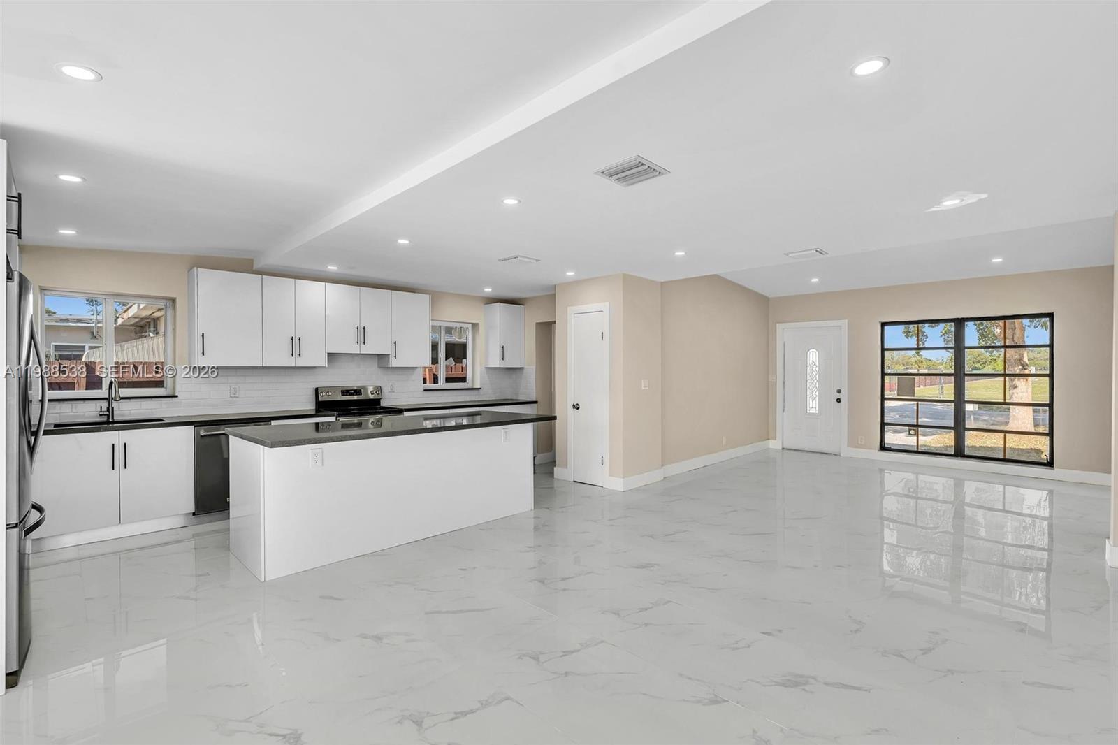 SHERWOOD FOREST - Residential Lease