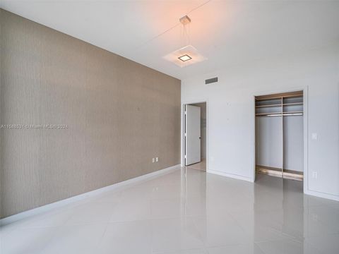 Condominium in Miami FL 2020 Bayshore Dr Dr 25.jpg