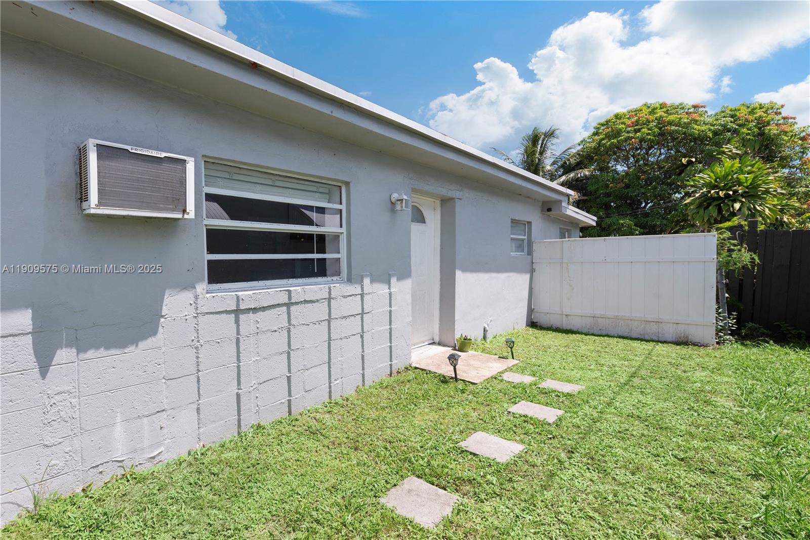 JUDY MANORS - Residential Lease