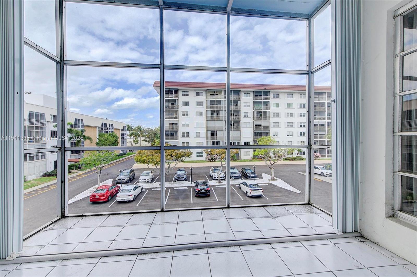 RIVER SHORES CONDO - Residential