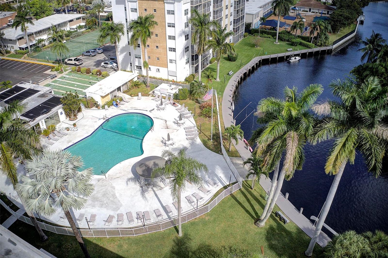 RIVER SHORES CONDO - Residential