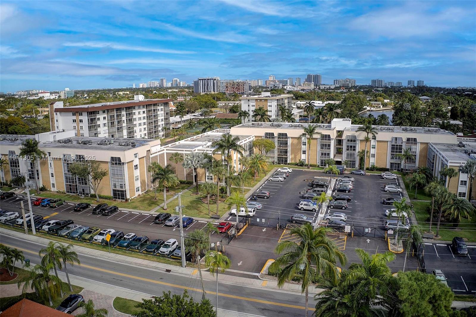 RIVER SHORES CONDO - Residential