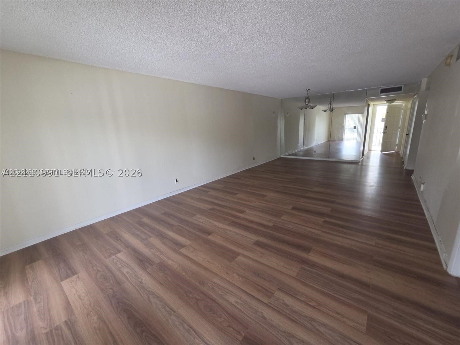 3360 Spanish Moss Ter 203