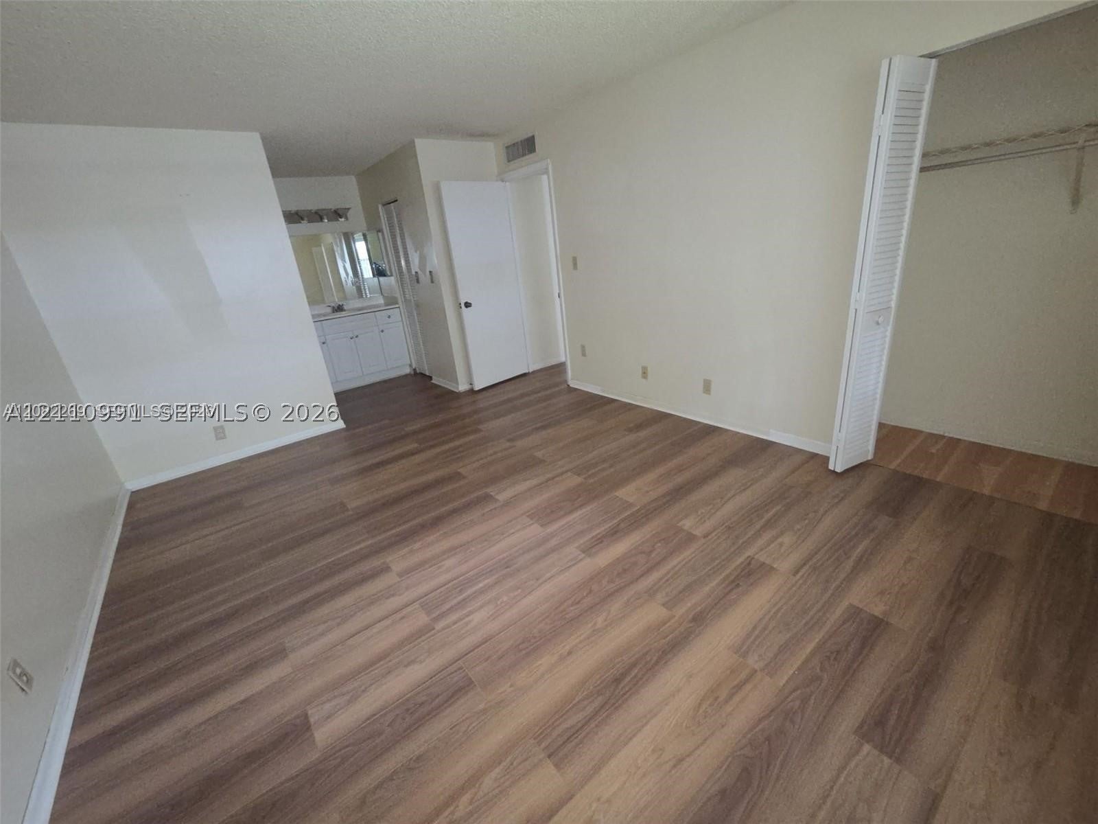 3360 Spanish Moss Ter 203