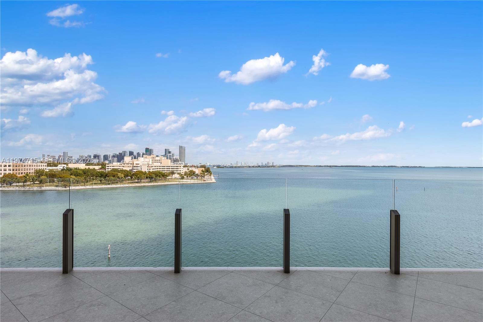 5 Grove Isle Dr PHL1