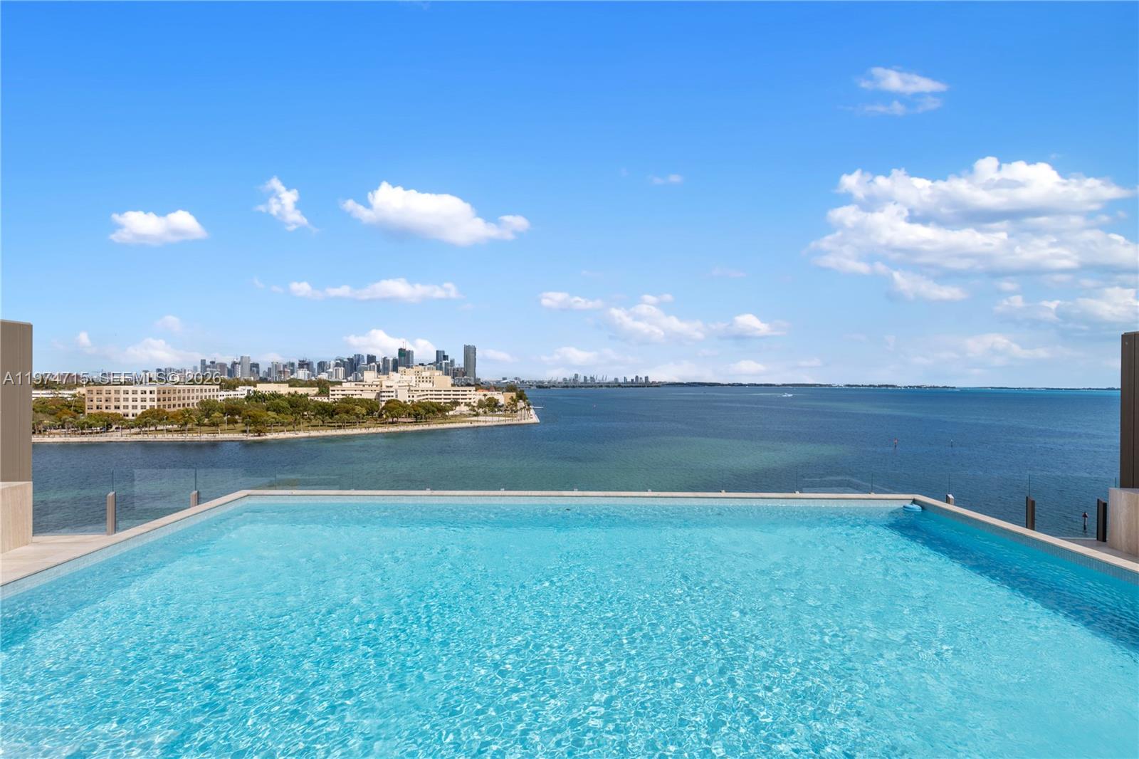 Vita Grove Isle - Residential