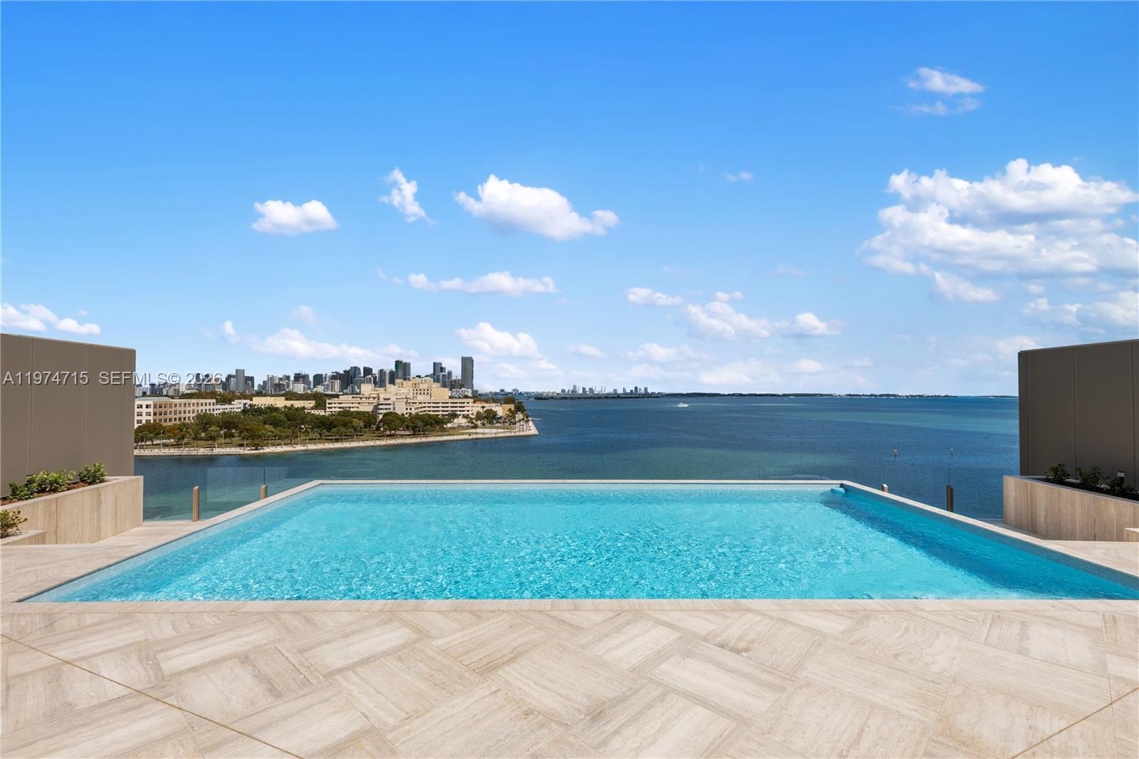 Vita Grove Isle - Residential