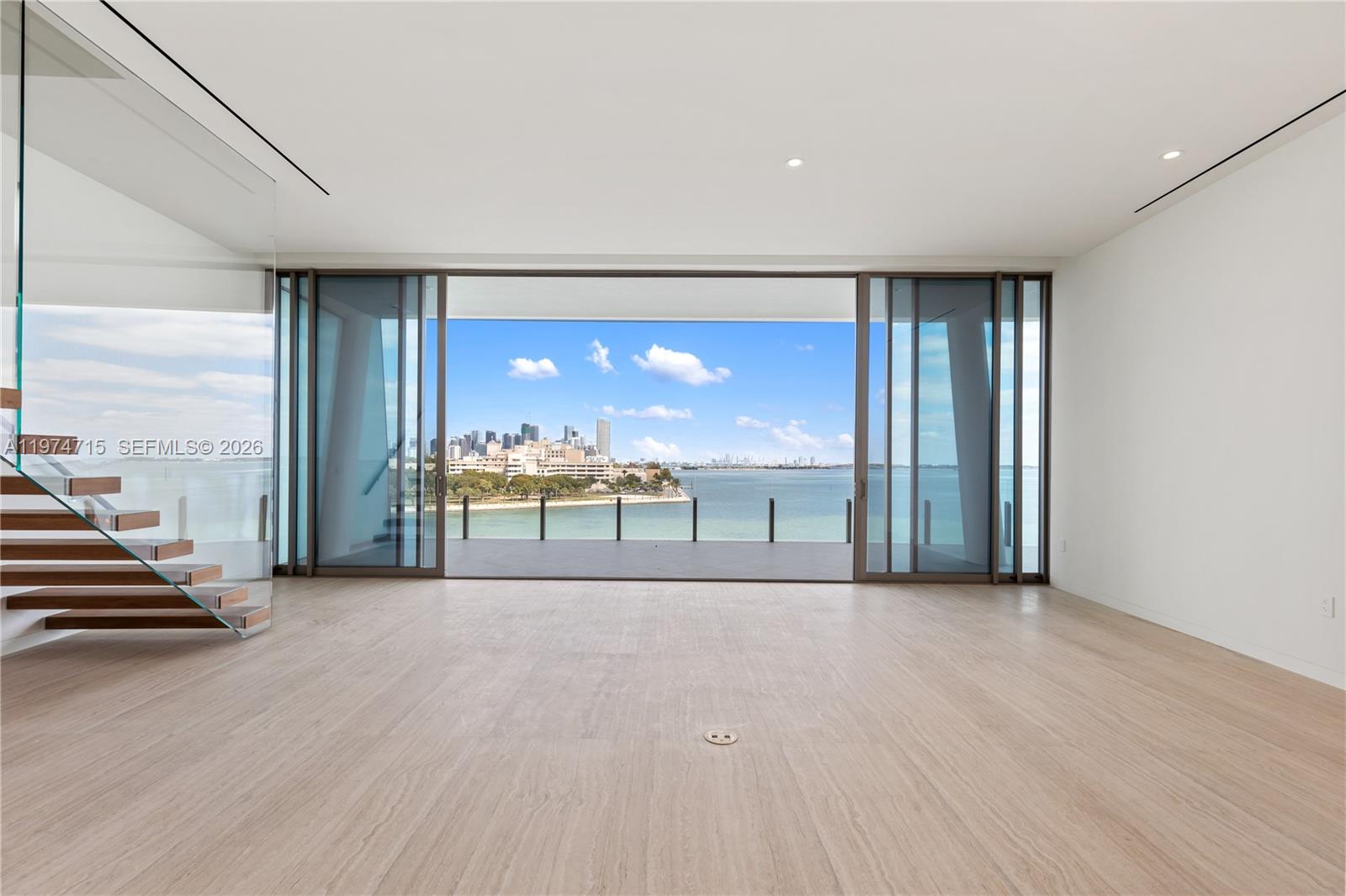 5 Grove Isle Dr PHL1