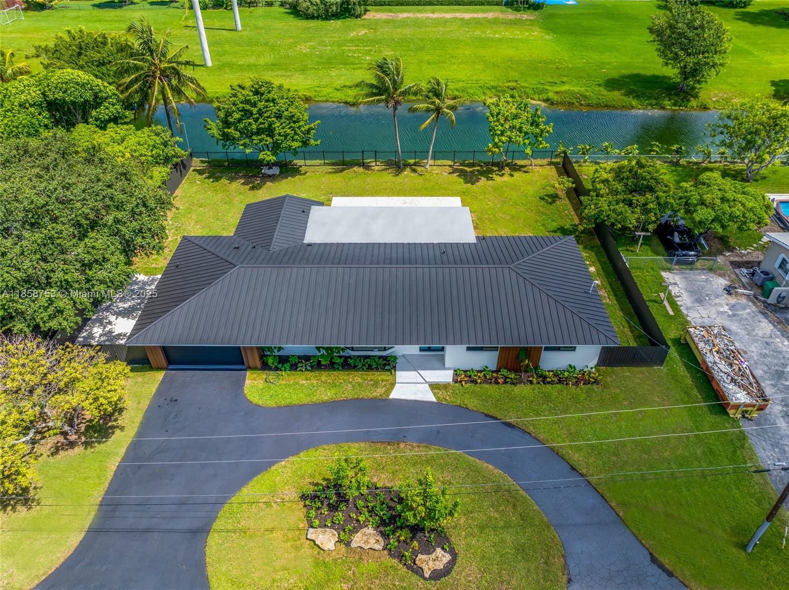 8021 SW 140th Ter