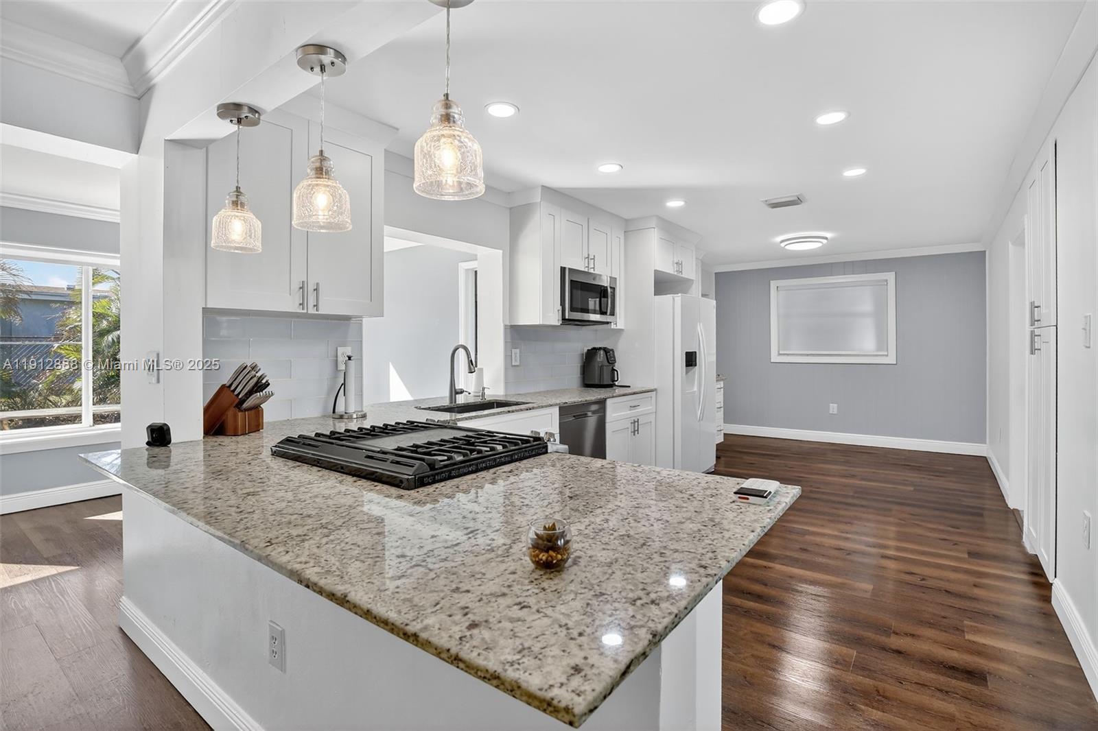 MIRAMAR PARK FIRST ADD - Residential Lease