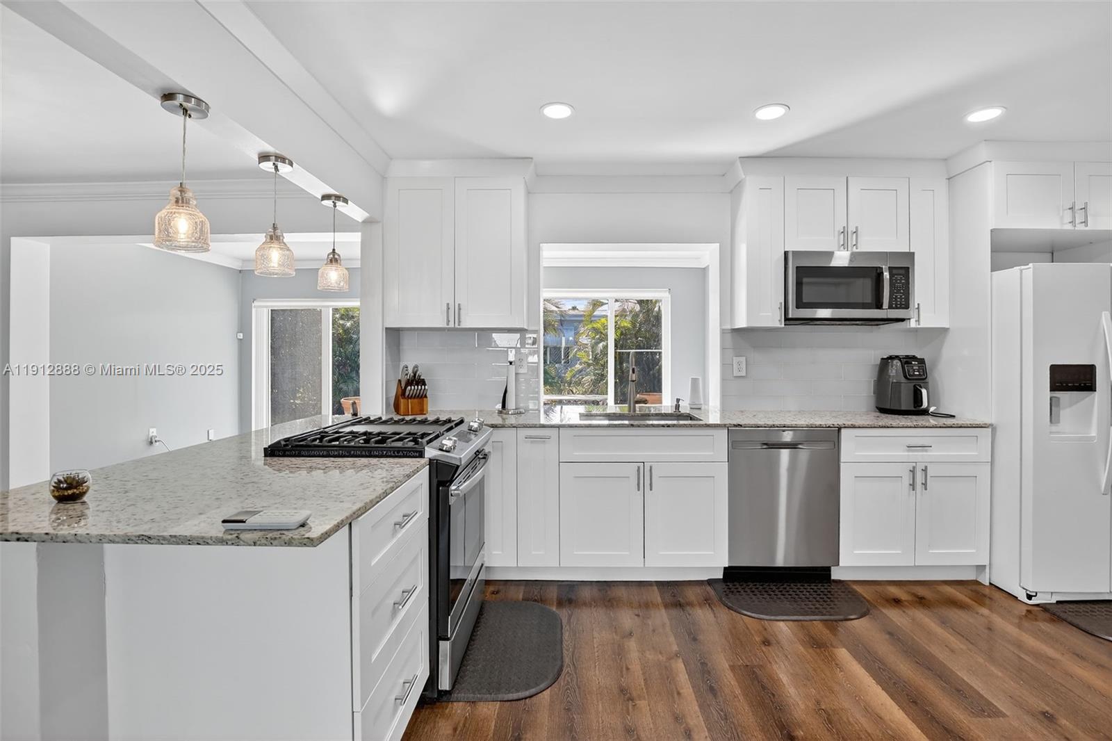 MIRAMAR PARK FIRST ADD - Residential Lease