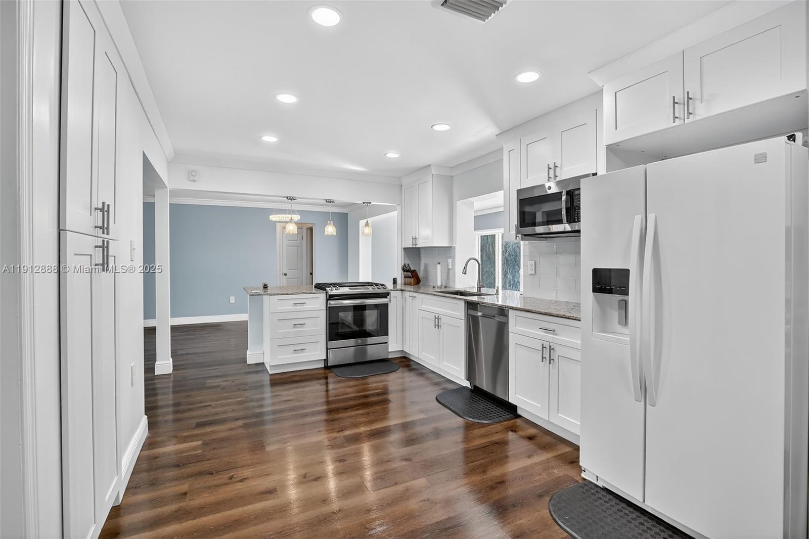 MIRAMAR PARK FIRST ADD - Residential Lease