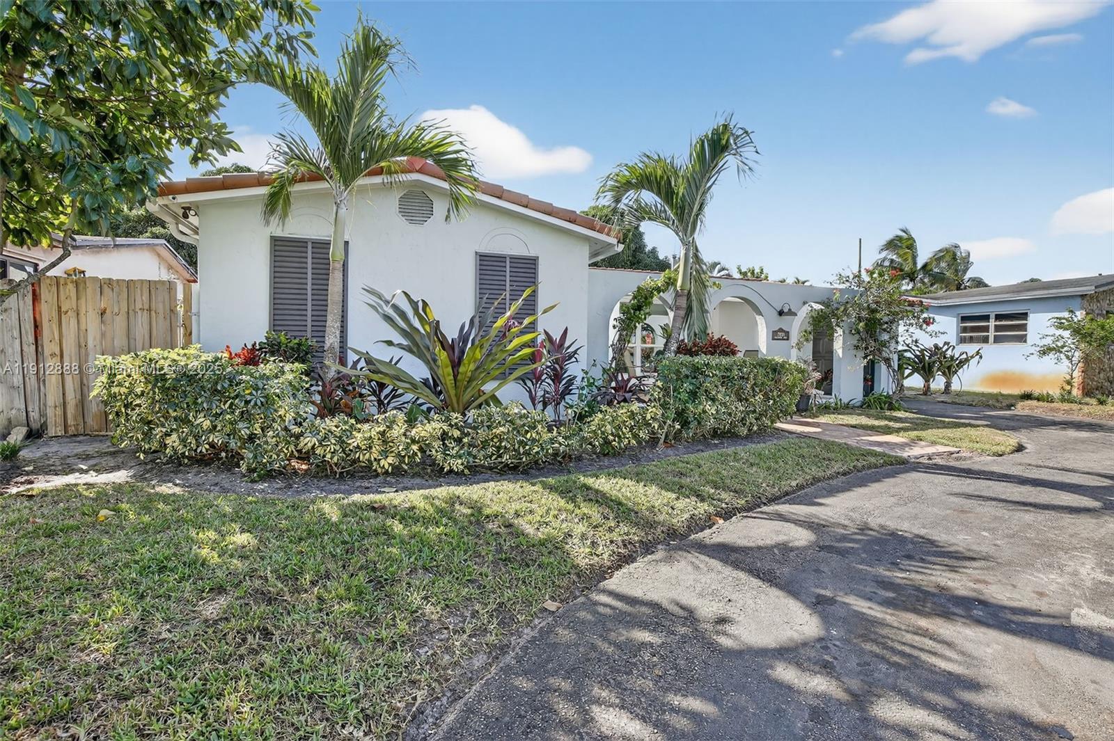 MIRAMAR PARK FIRST ADD - Residential Lease