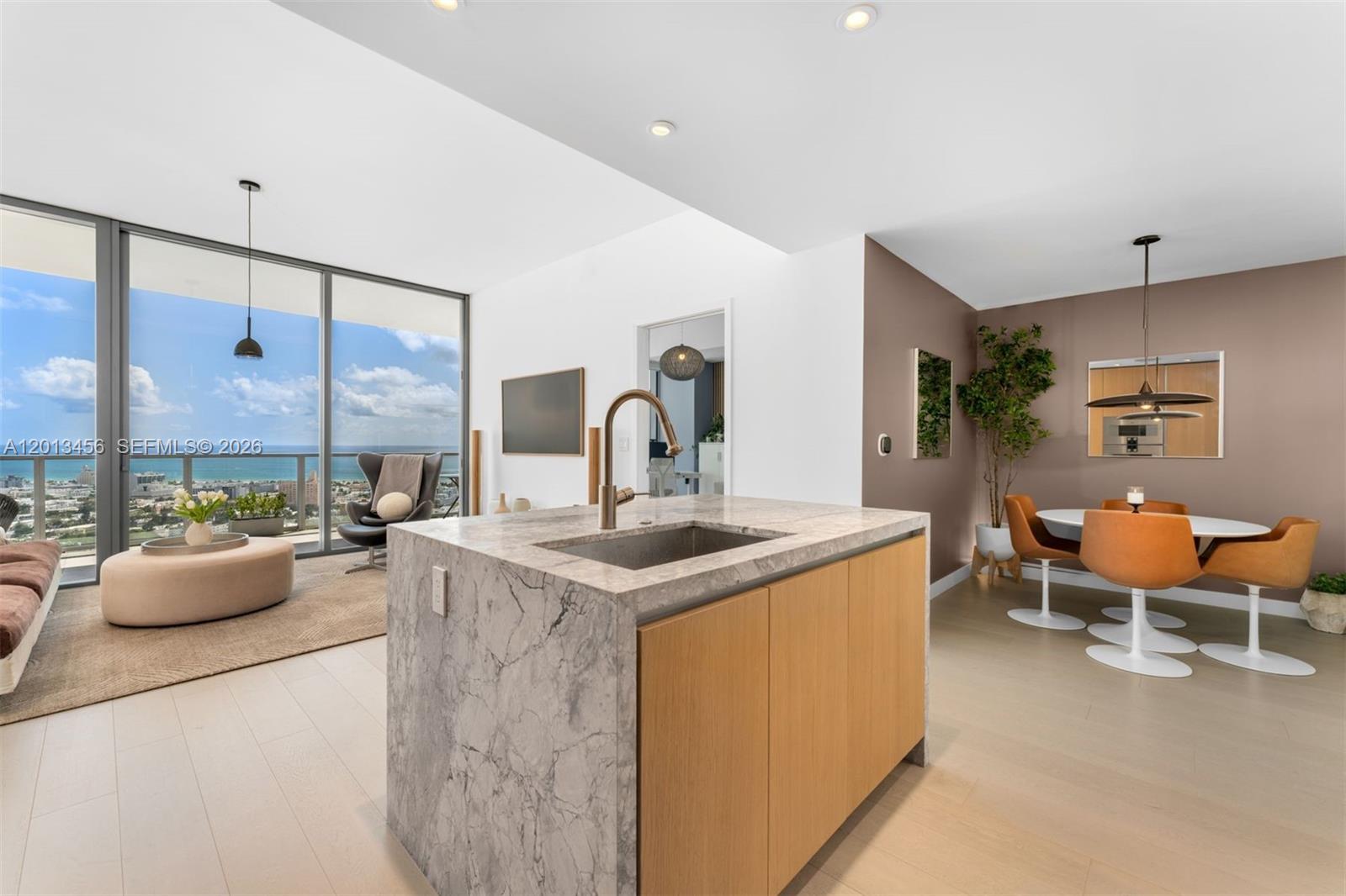 FIVE PARK - Residential