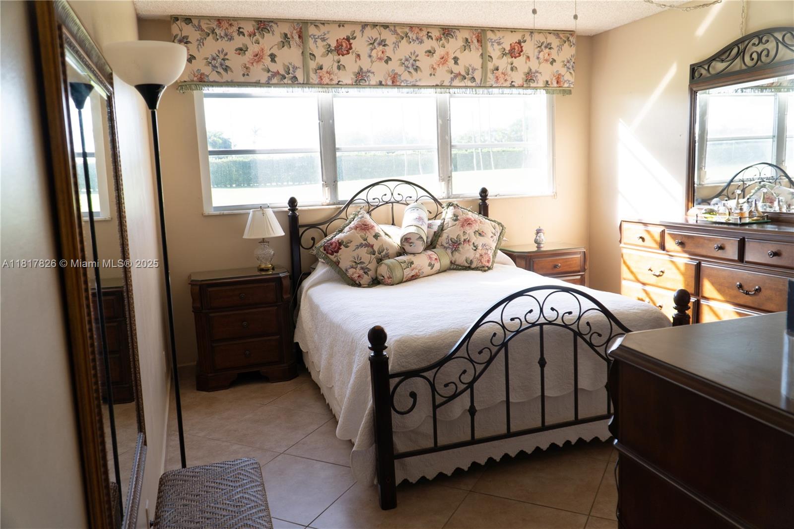 HOLLYBROOK GOLF AND - Residential