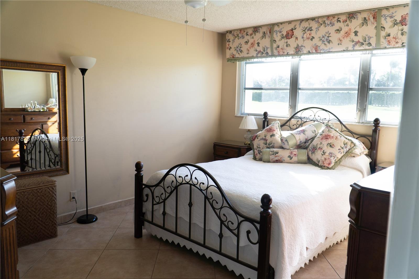 HOLLYBROOK GOLF AND - Residential
