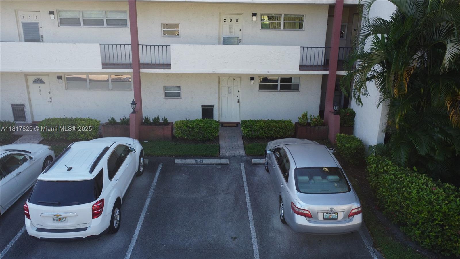 HOLLYBROOK GOLF AND - Residential