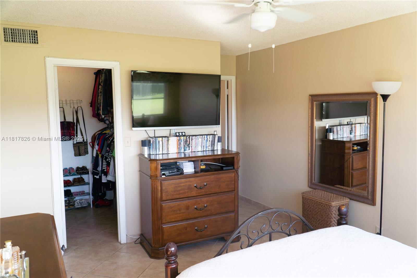 HOLLYBROOK GOLF AND - Residential