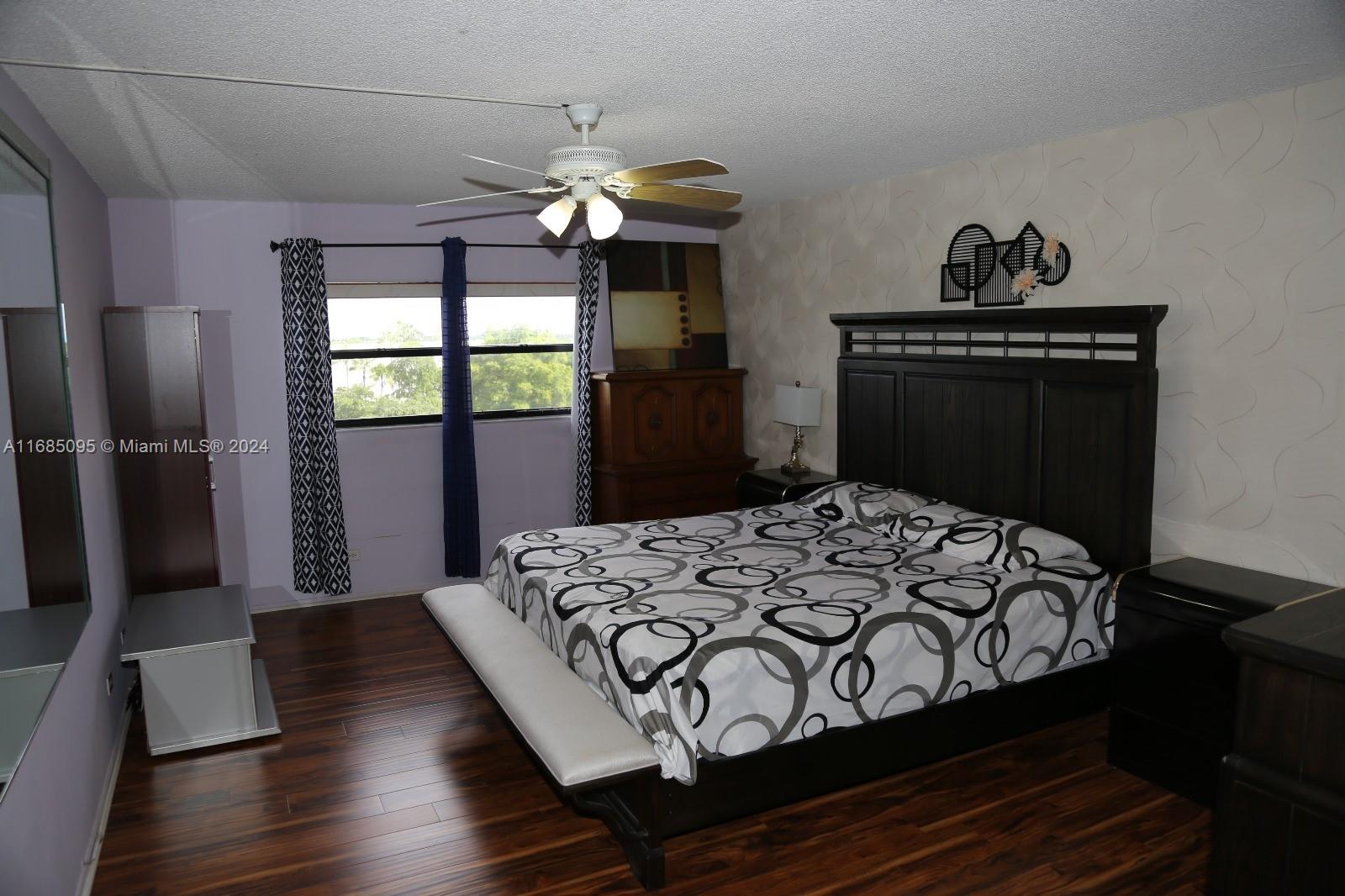 CANONGATE CONDO NO ONE - Residential