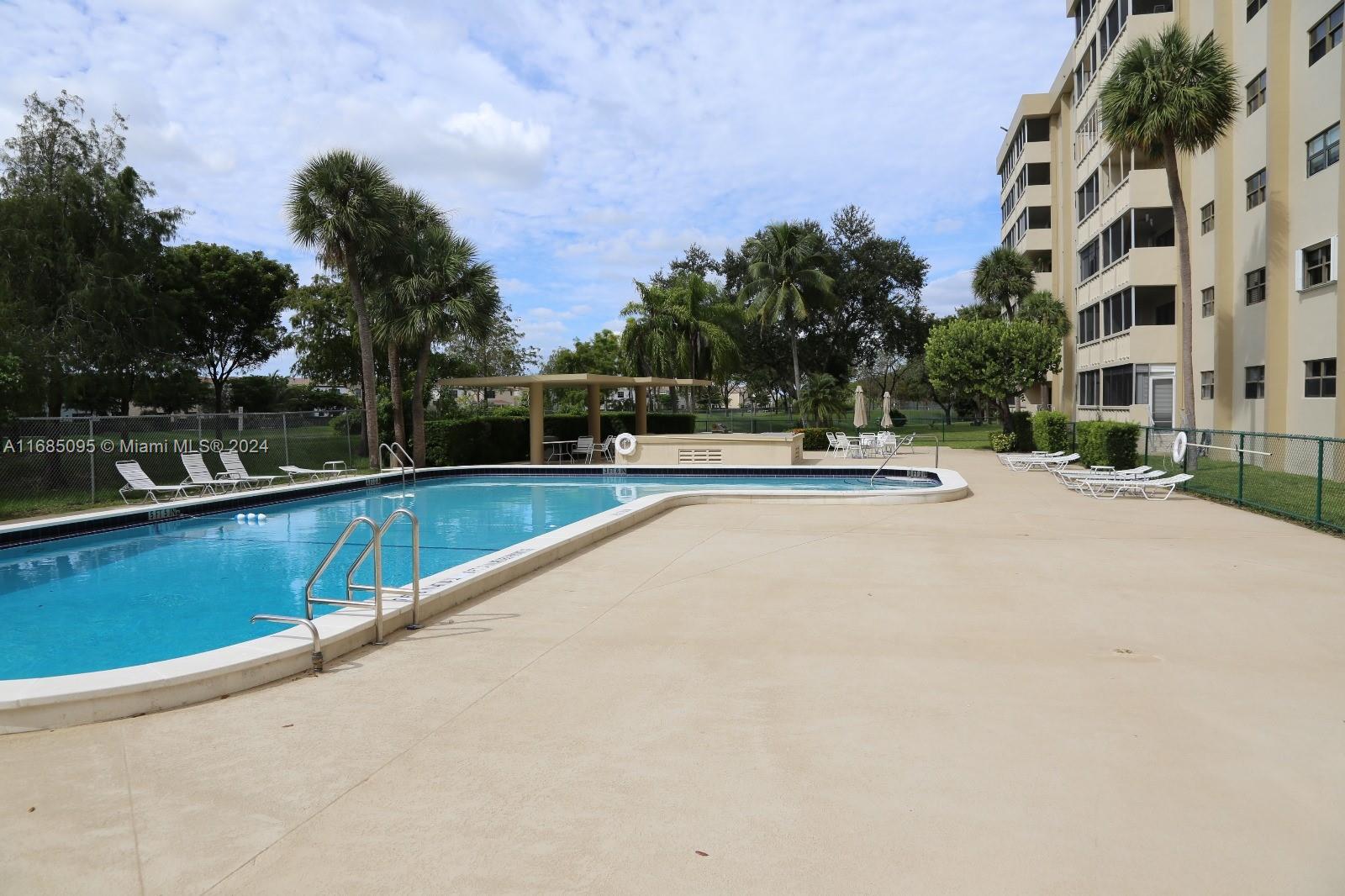 CANONGATE CONDO NO ONE - Residential