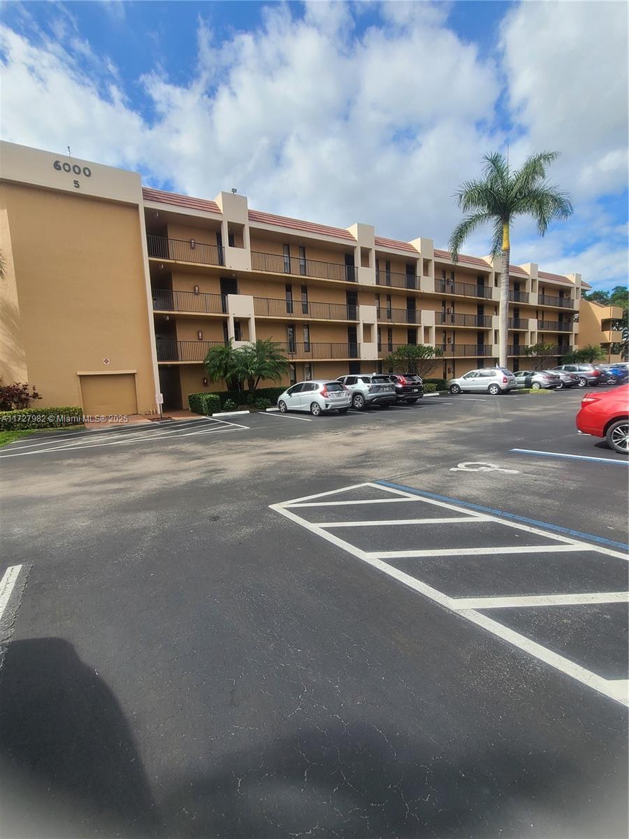 CORAL GATE V CONDO - Residential