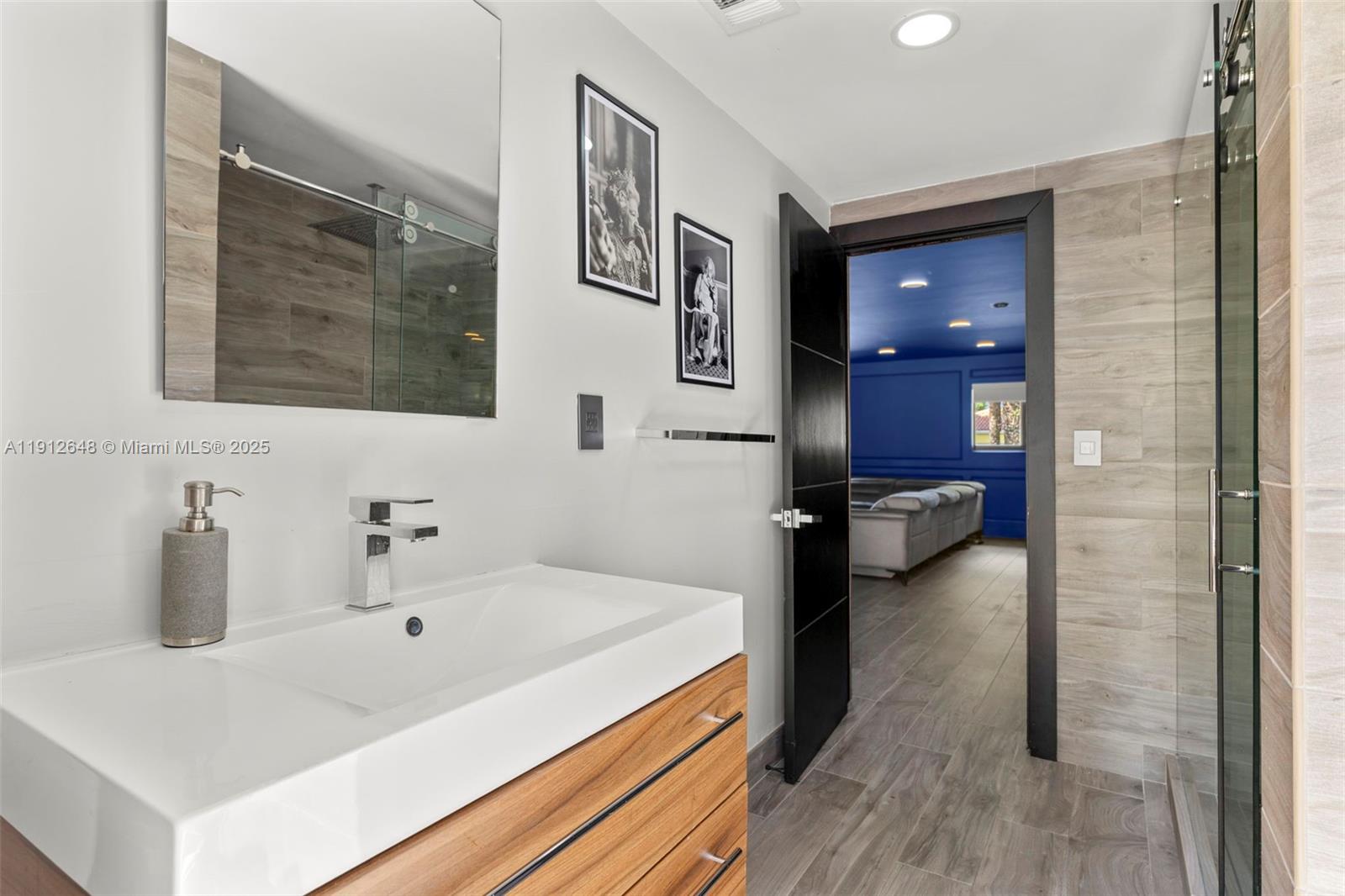 COUNTRY CLUB OF MIAMI EST - Residential