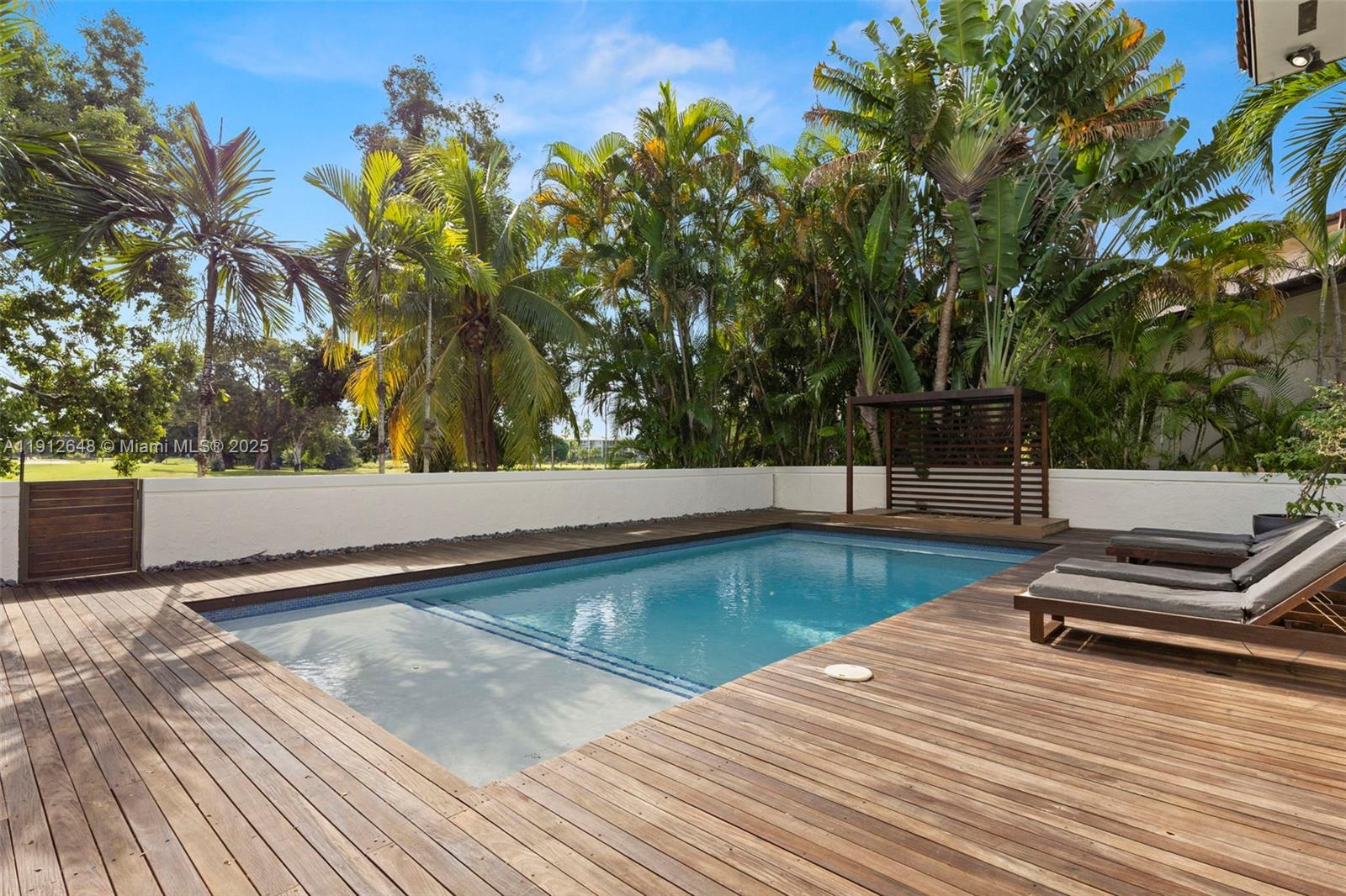 COUNTRY CLUB OF MIAMI EST - Residential