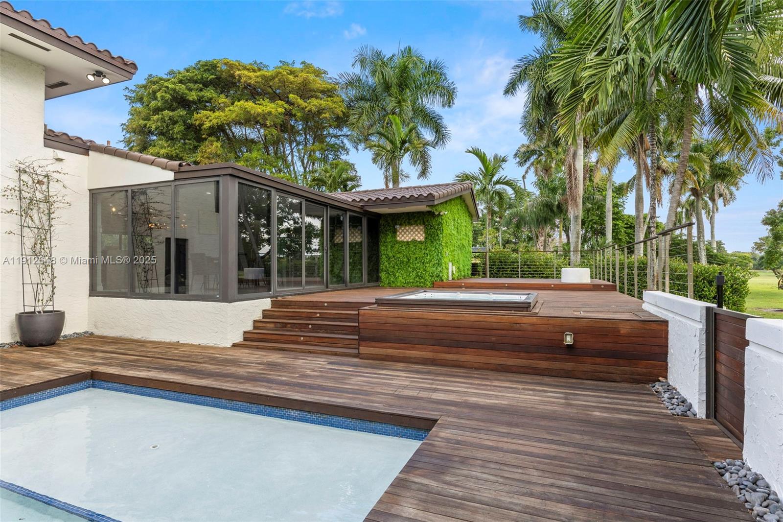 COUNTRY CLUB OF MIAMI EST - Residential