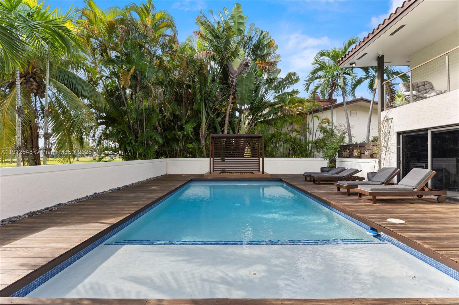 COUNTRY CLUB OF MIAMI EST - Residential