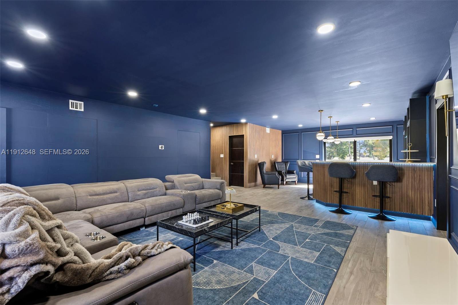 COUNTRY CLUB OF MIAMI EST - Residential