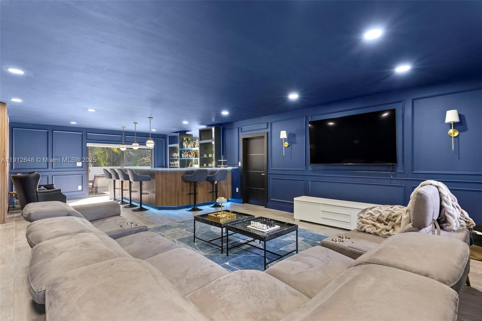 COUNTRY CLUB OF MIAMI EST - Residential