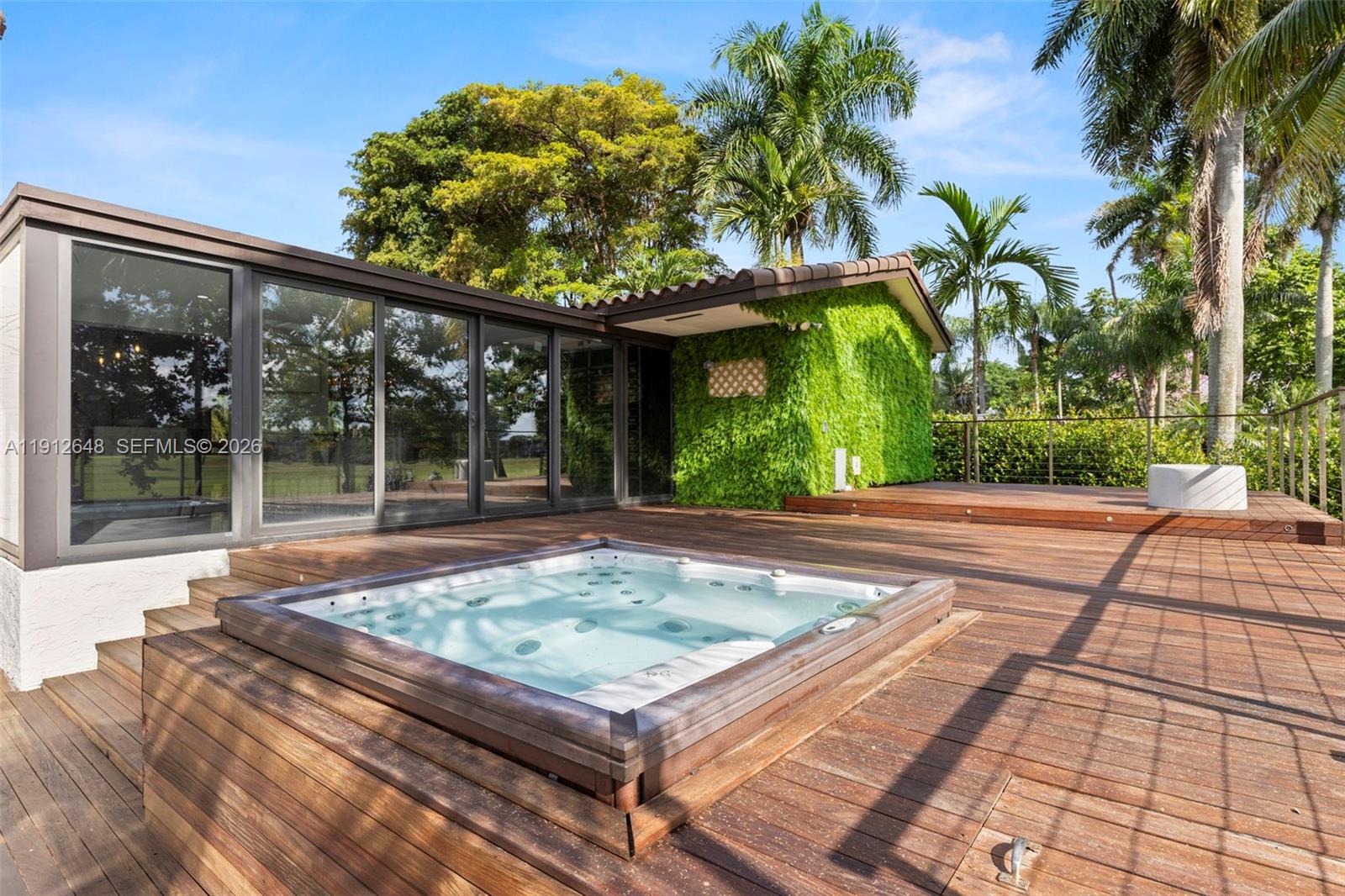 COUNTRY CLUB OF MIAMI EST - Residential