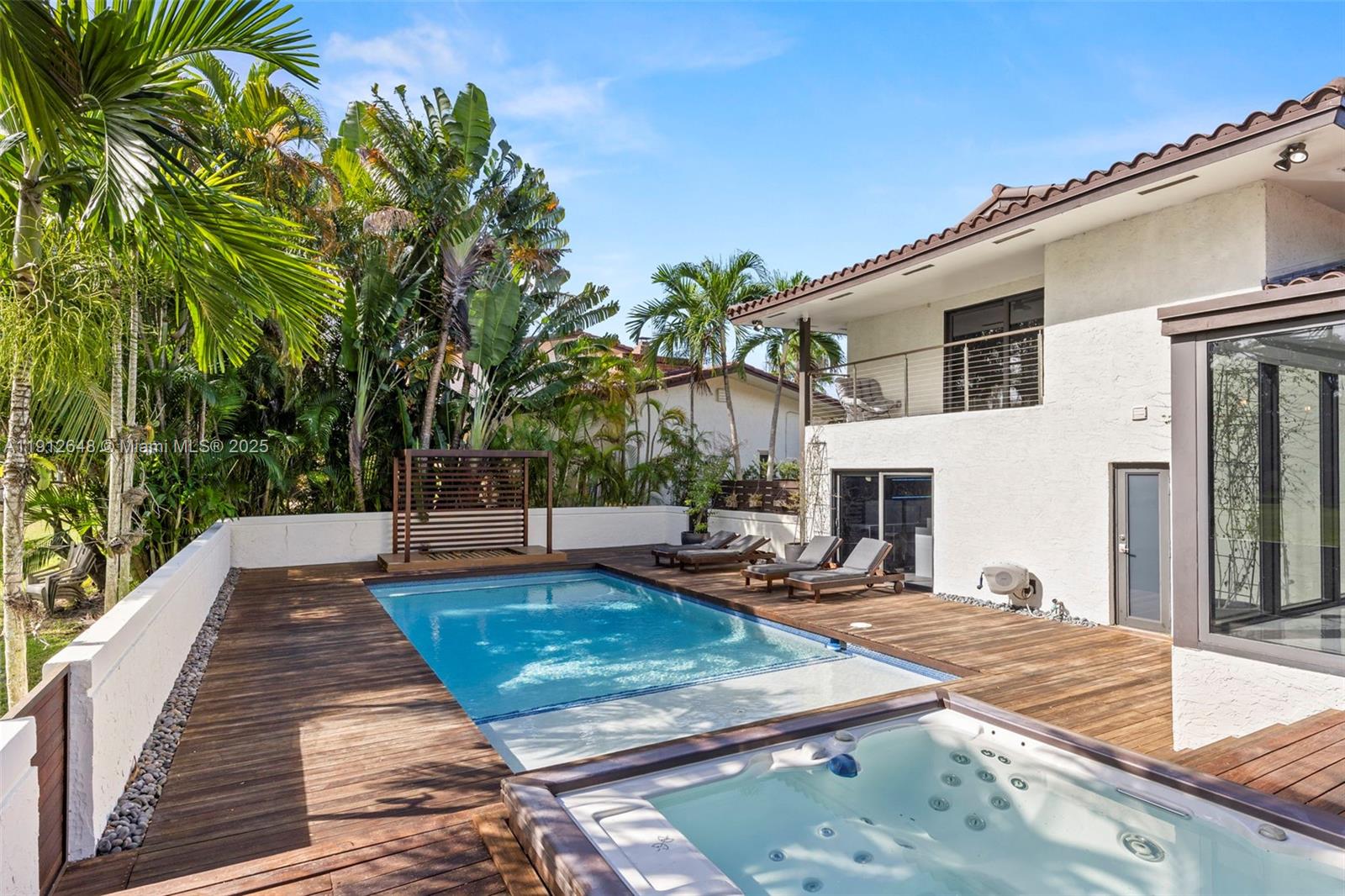 COUNTRY CLUB OF MIAMI EST - Residential