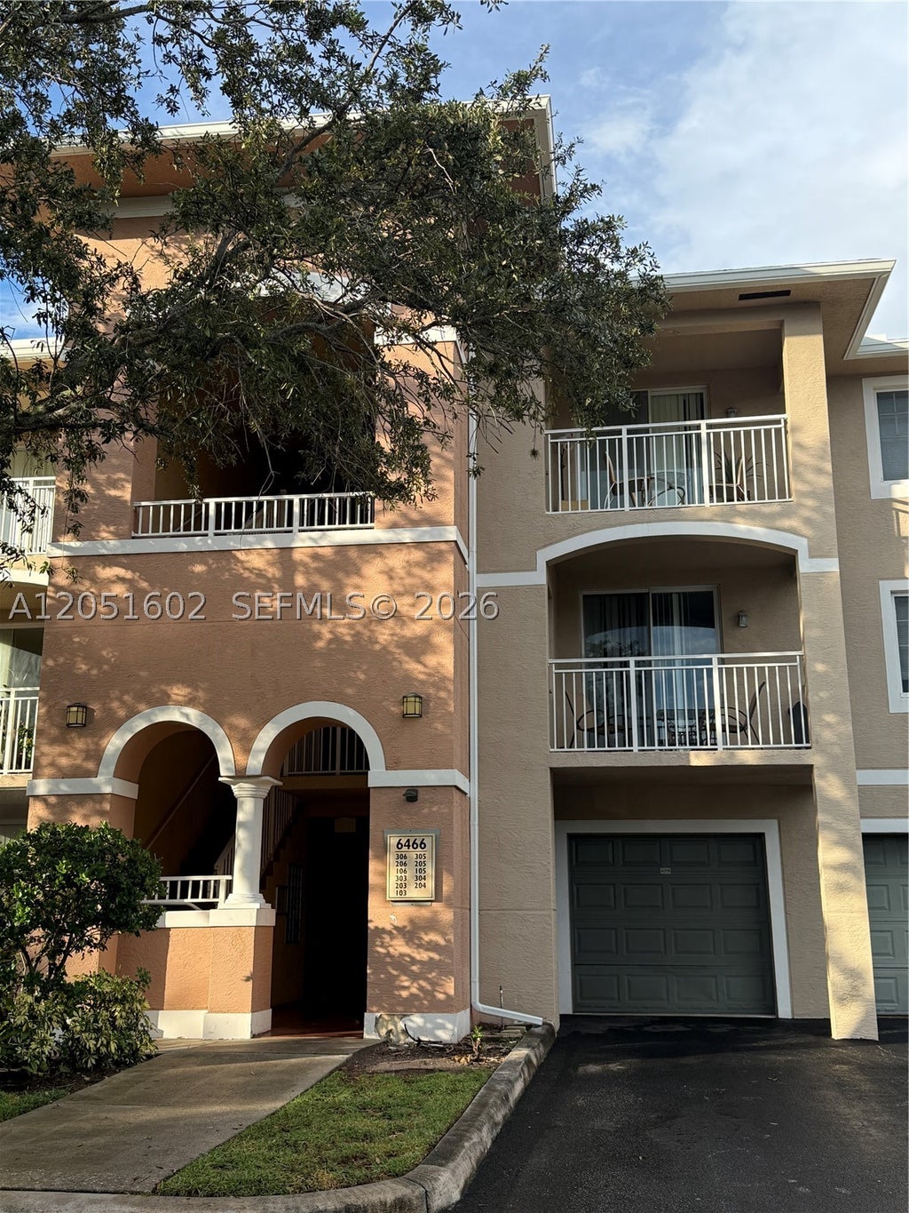 Photo of 6466 Emerald Dunes Dr #206, West Palm Beach, FL 33411 (MLS # A12051602)