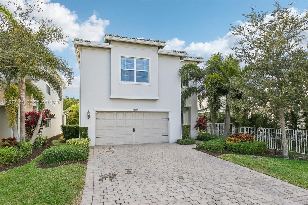 Photo of 1402 Myrtle Oak Ter, Hollywood, FL 33021 (MLS # A11977154)